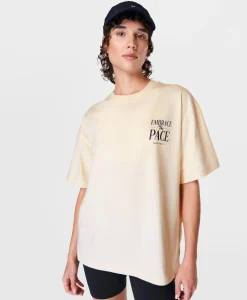 Embrace The Pace Graphic Tee-Sweaty Betty Fashion